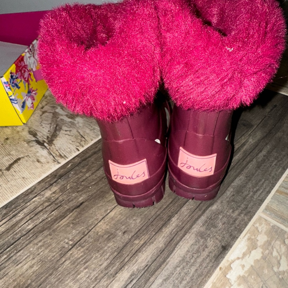 Joules little girls rain boots. Size 9 in great condition.
